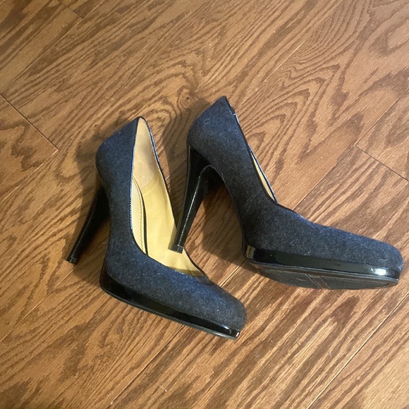 Nine West Heels, Textile Manmade Uppers, Size 8, 4 1/2”heel,like new,hardly worn - Picture 3 of 6